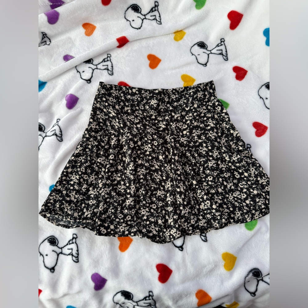 Zara Floral Black and White Skirt